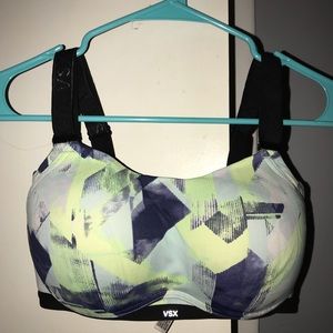 Victoria’s Secret maximum support sports bra